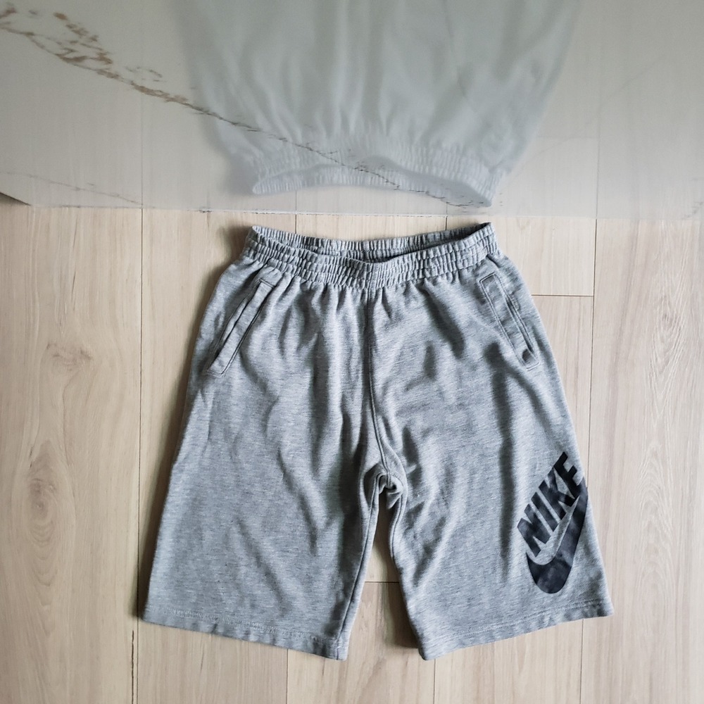 Nike Shorts Boys L Grey SB Fleece Drawstring Comfort Fit Skate Gear